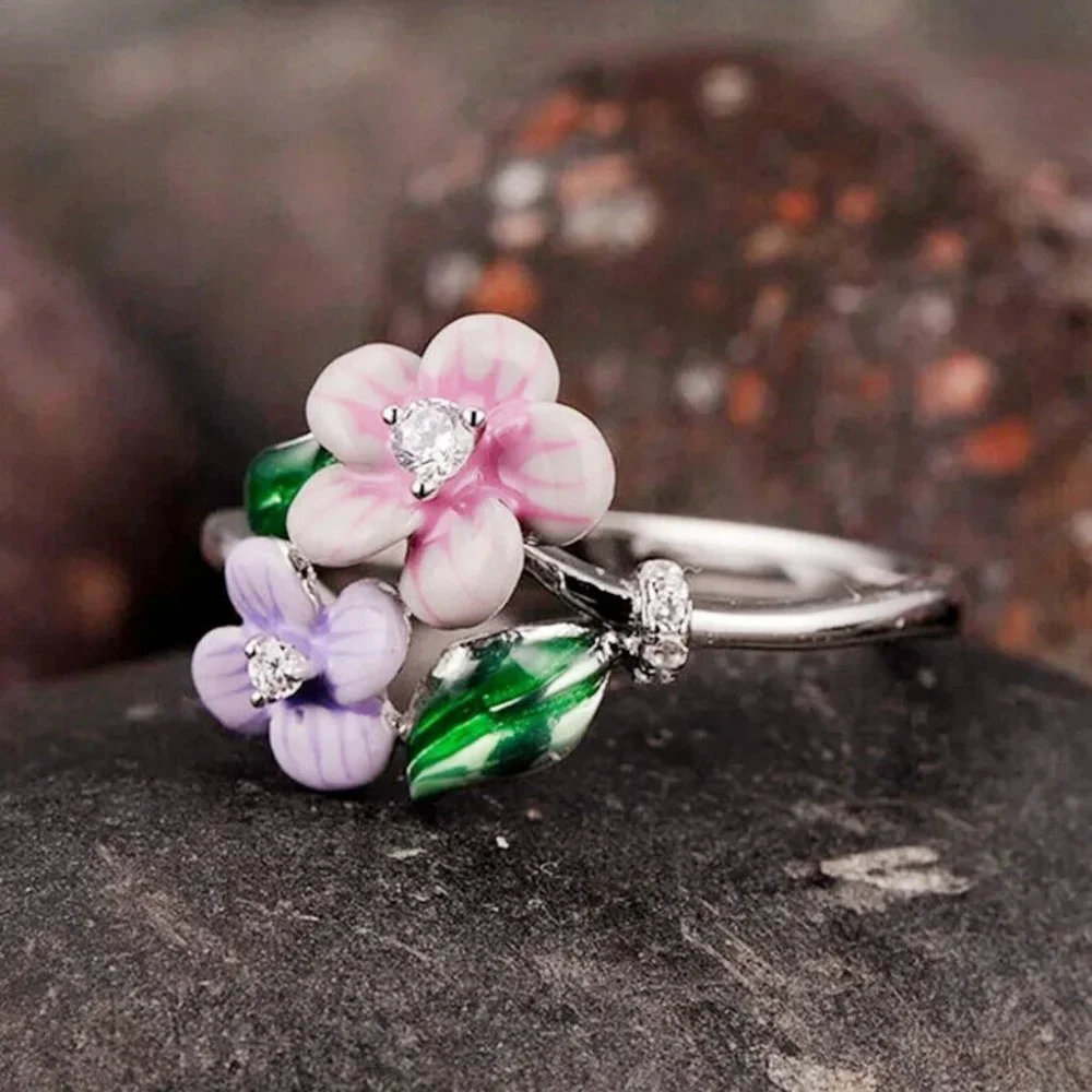 New Sterling Silver White Sapphire Flower Ring